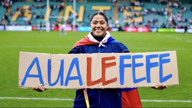 A proud Manusina player 