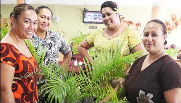 The attentive and friendly staff at Mama’s Kitchen — Tapaa’au, Aso, Malia, Susana.  [Photo: THA]