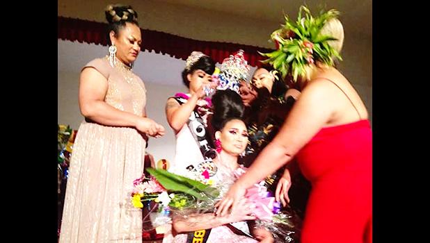  2019-2020 Miss SOFIAS Vanessa Taamu Simanu being crowned by outgoing Miss SOFIAS Valentana Faumuina