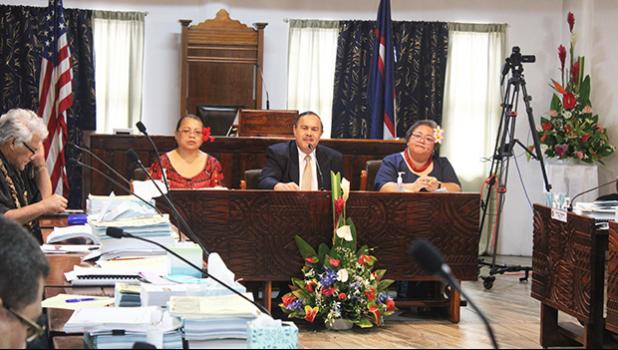 Muavaefaatasi John Suisala and senior officials