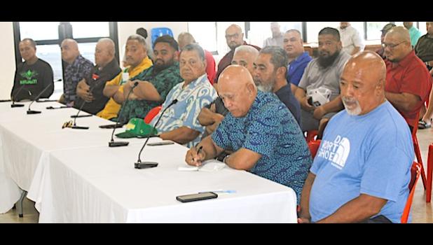 Captains of the 13 fautasi that competed