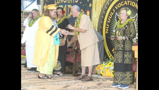 The lineup included special guests Gov. Pulaalii Nikolau Pula (center), Rev. Leitualasa Malieitulua (far left), Keynote speaker, ASTCA director Folasaitu Sorepa Fata (left), and Congresswoman Uifa’atali Aumua Amata Coleman Radewagen (far right). [photo: AF0 special guests