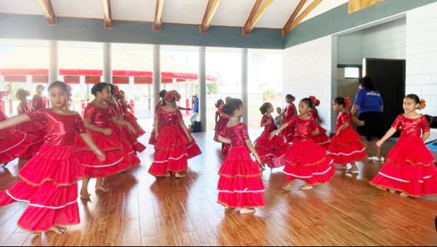 Taupou Manaia dancers