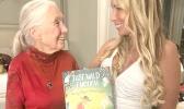 Jane Goodall and primatologist Mireya Mayor 