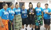 O le 'au na masi'i mai ma ta'a'alo i le Likl Volleyball "Tama'ita'i mai Lona" ua latou mauaina le pine siliva i le fa'aiuga o le Likl o le Kerisimasi.